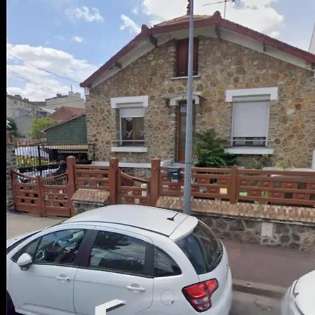 Courneuve 8 Mai Apartamento *
